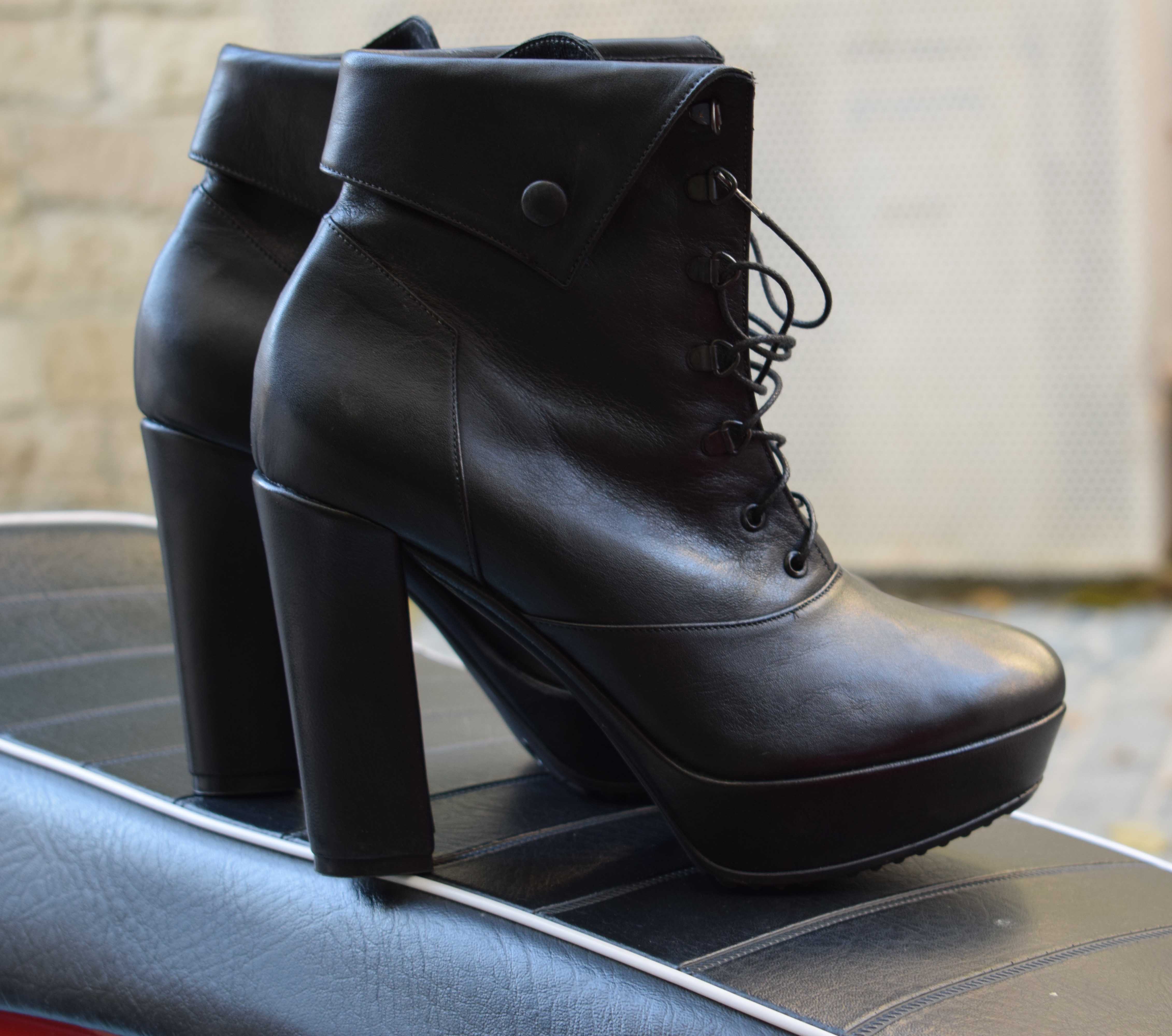 ankle-black-leathery-boots